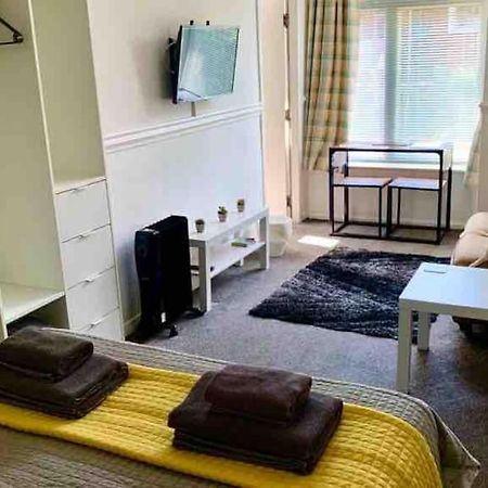 1Studio Avenue House Scarborough Luaran gambar