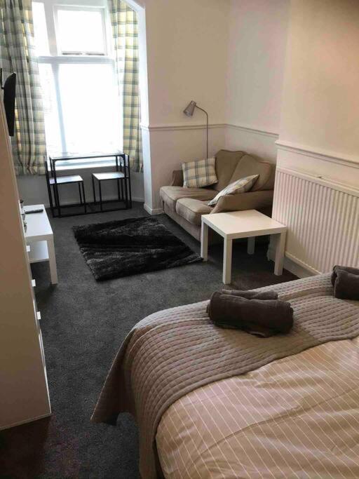 1Studio Avenue House Scarborough Luaran gambar